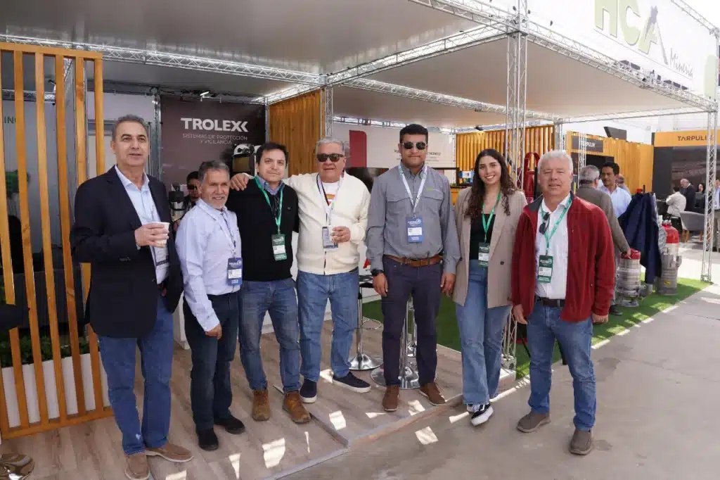 Equipo representante de HCA Minería en Exponor 2024.