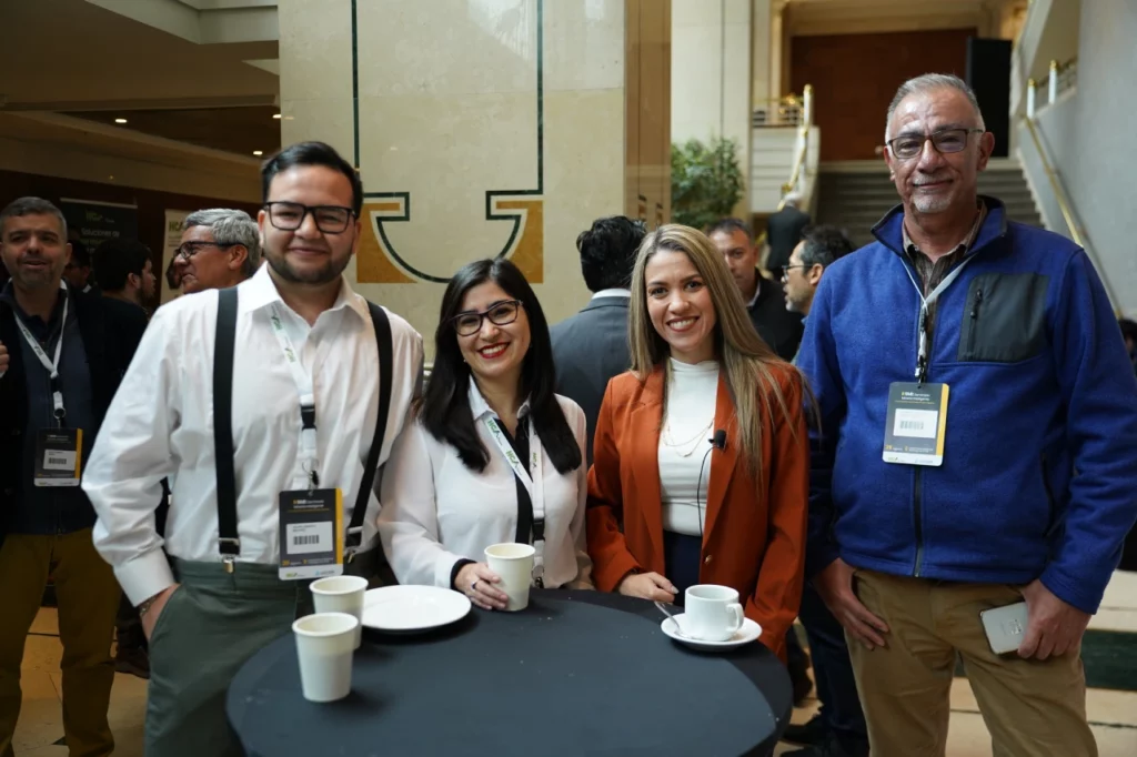Participantes del Seminario Minería Inteligente (SMI): Co-creando Soluciones de Alto Impacto.